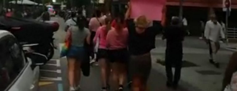 Premiá de Mar protesta contra las agresiones sexuales de los inmigrantes y ex MENAS