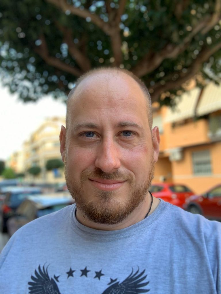 Gomis (VOX) denuncia «discriminación» lingüística con siglas «ERÇ» en San Vicente del Raspeig (Alicante)
