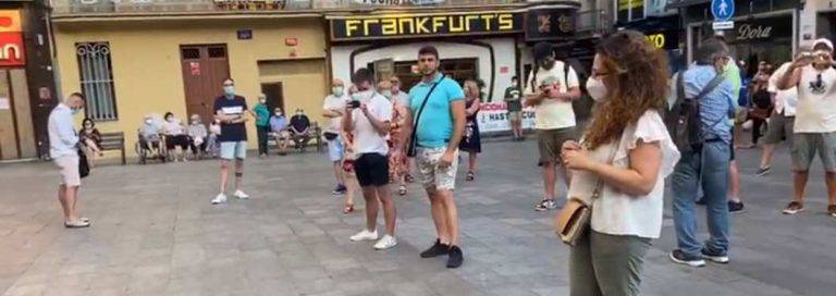 Los vecinos protestan en Badalona (Cataluña) contra inseguridad provocada por las políticas migratorias