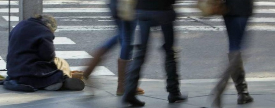 FOTOGRAFÍA. ESPAÑA, AÑO 2019. Un mendigo pide limosna en España. Efe
