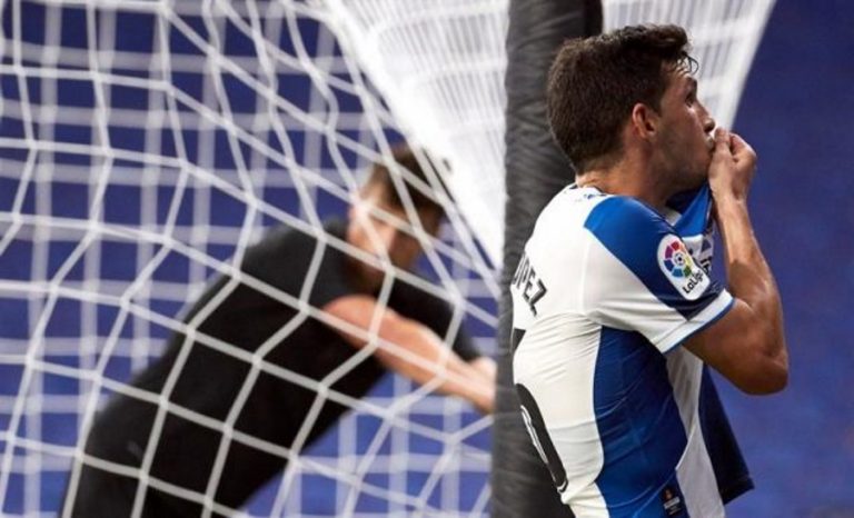 FC Barcelona envía al Espanyol a la Segunda División y continúa en la carrera por el título (1-O)