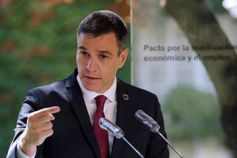 Sánchez: «Ellos utilicen el coronavirus para acosar y derribar al Gobierno» comunista «de España»