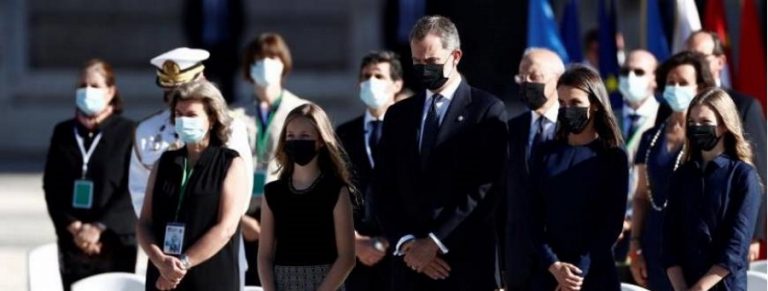 El homenaje de Estado a las víctimas de la COVID-19 en España concluye con minuto de silencio