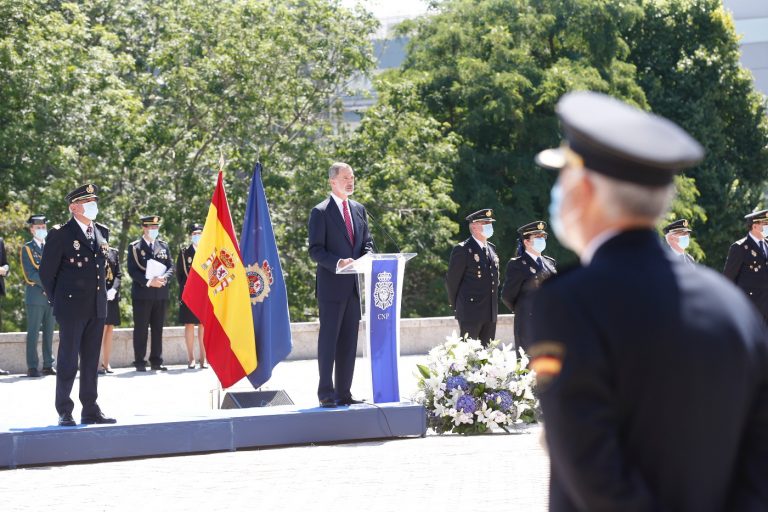 El rey: «Sois herederos de muchas generaciones de una de las mejores Policías del mundo»