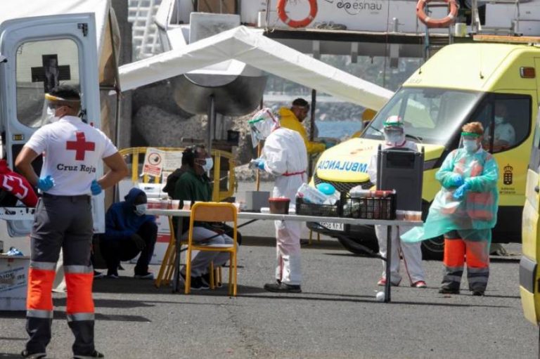 Las llegadas de inmigrantes en patera se multiplican por 6 en Canarias desde que empezó 2020