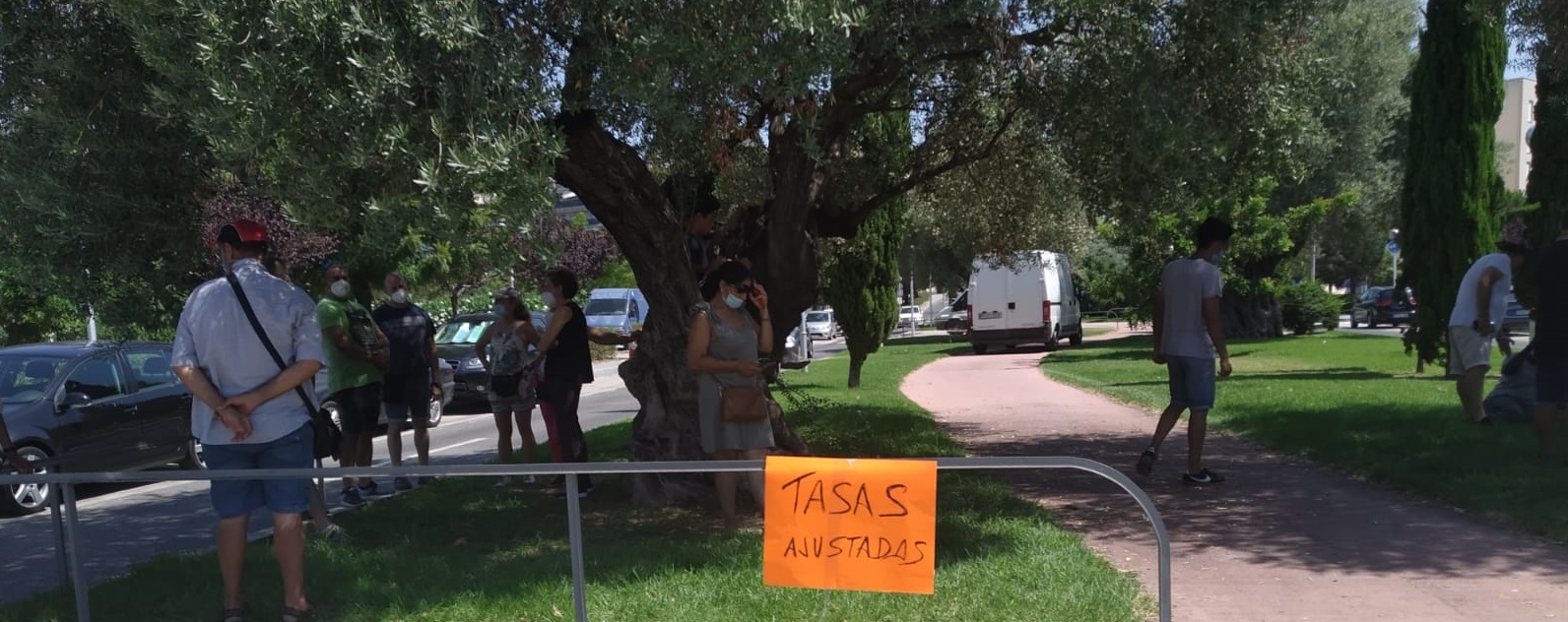 FOTOGRAFÍA. SALOU (TARRAGONA), 27.07.2020. Los marchantes de Salou (Tarragona) protestan contra las tasas abusivas. Lasvocesdelpueblo (Ñ Pueblo) (5)