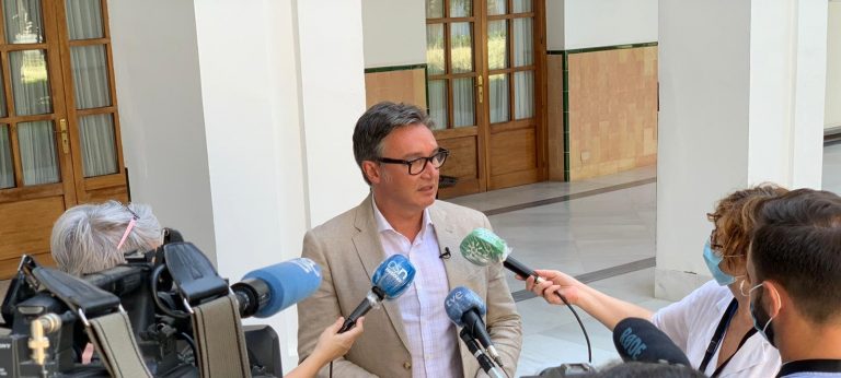 Gavira (VOX) insta a la Junta a acelerar las subvenciones de Inversión Territorial Integrada en los barrios vulnerables