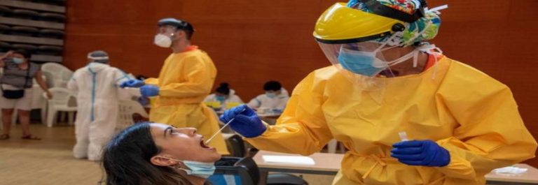 Covid 19 Cataluña. Los cribados masivos extendidos por barrios, empresas y municipios no frenan el covid