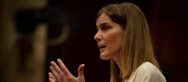 Podemos: «La Monarquía es sinónimo de inestabilidad y es anacrónica y está manchada de corrupción»