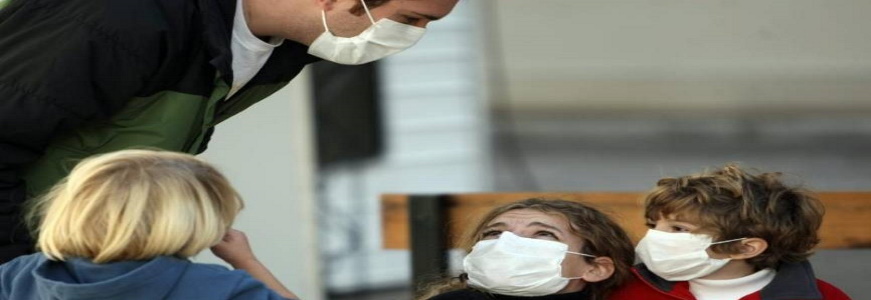 FOTOGRAFÍA. CATALUÑA 8ESPAÑA), AGOSTO DE 2020. Vista de tres niños, al menos dos con mascarillas. Efe