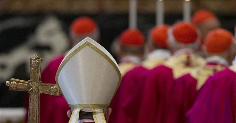 Sociedad Uruguaya Francisco Bauzá culpa a los obispos de la despenalización del aborto en Argentina