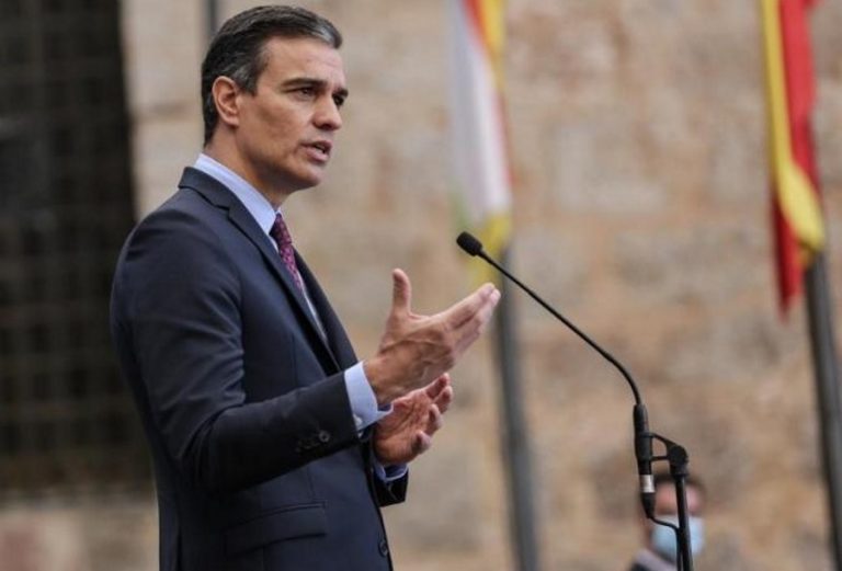 Sánchez: «Soy leal a la Constitución de principio a fin. Y la defiendo a las duras y a las maduras»