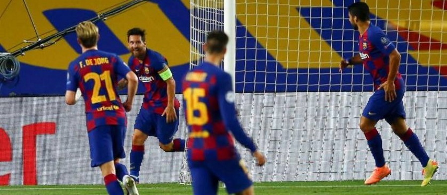 FOTOGRAFÍA. ESTADIO CAMPO NUEVO DE FC BARCELONA (BARCELONA) ESPAÑA, 08.08.2020. Los jugadores de FC Barcelona celebran un gol del equipo azulgrana este sábado en el Campo Nuevo. Efe