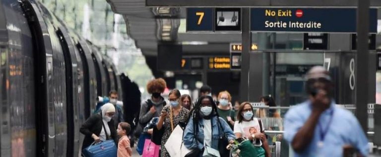 Segunda ola de Covid 19. Los turistas europeos regresan de prisa  sus países