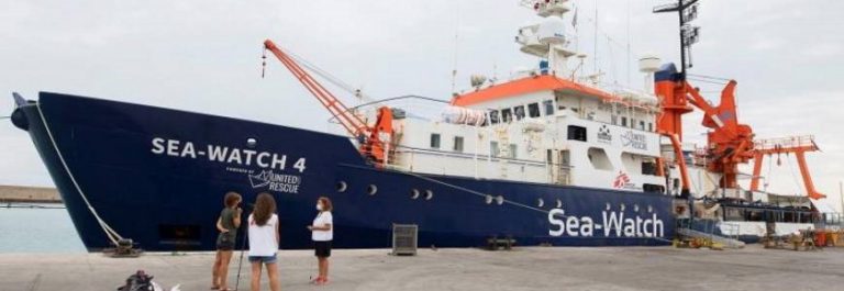 La ONU «urge» a Europa a «acoger» a los 400 inmigrantes ilegales a bordo de 3 «barcos taxi»