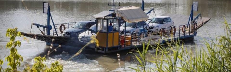 FOTOGRAFÍA. GUADALQUIVIR (SEVILLA) ESPAÑA, 14.08.2020. Los trabajos de fumigación en la marisma del Guadalquivir para luchar en Coria del Río y La Puebla del Río (Sevilla). Efe