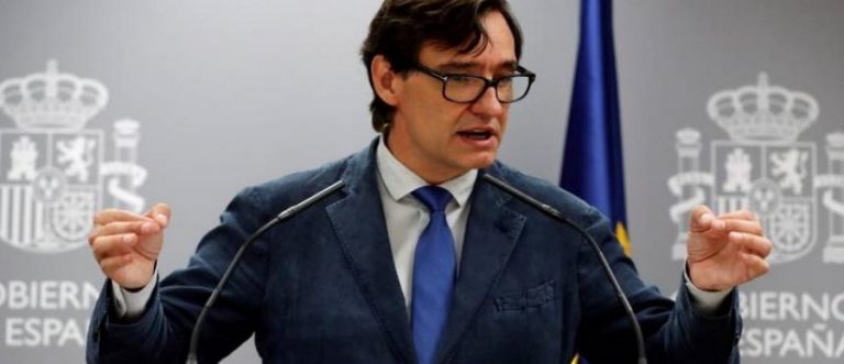 Medidas Covid 19 de «expertos» de Sánchez: Prohibido fumar en España y cierre de ocio nocturno