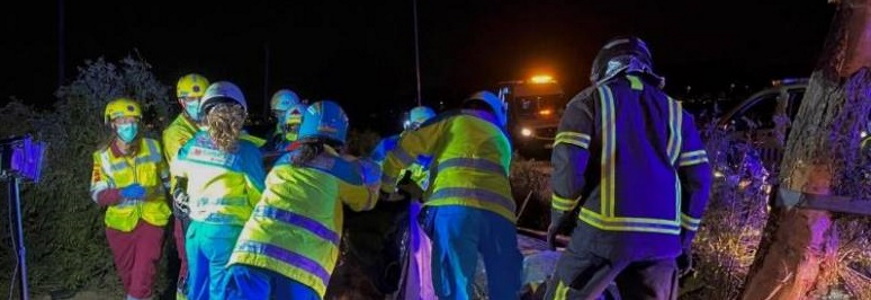 FOTOGRAFÍA. MADRID (ESPAÑA), 24.08.2020. Imagen facilitada por Emergencias 112 Comunidad de Madrid del accidente ocurrido esta madrugada en la antigua carretera de Extremadura. Efe