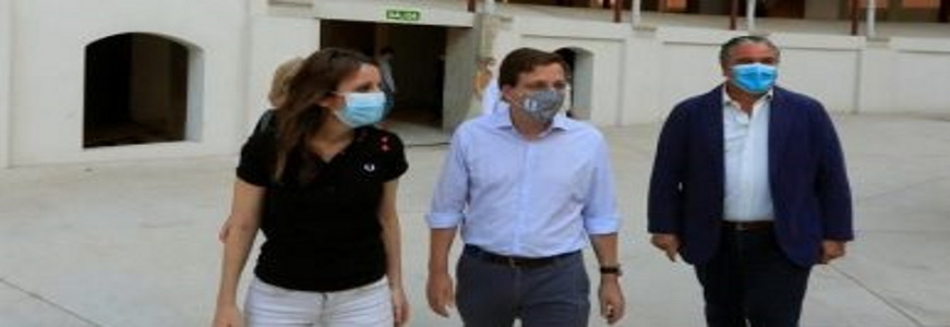 FOTOGRAFÍA. MADRID (ESPAÑA), 25.08.2020. El alcalde de Madrid, José Luis Martínez-Almeida,c., junto con la delegada del área de Cultura, Turismo y Deporte, Andrea Levy. Efe
