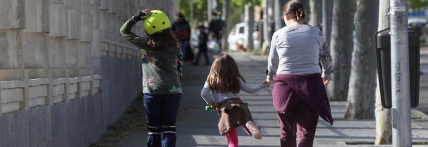FOTOGRAFÍA. MADRID (ESPAÑA), 26.08.202. La rutina comienza a las 9.00 horas. Tras un rato formativo y lúdico, de exploración y juegos, los niños almuerzan. efe
