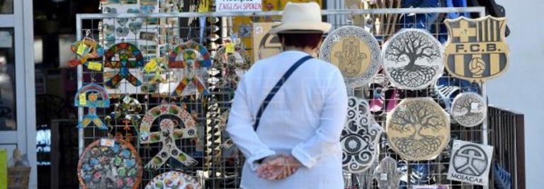 Cae un 97,7 % la llegada de turistas a España, el peor cifra del siglo para España