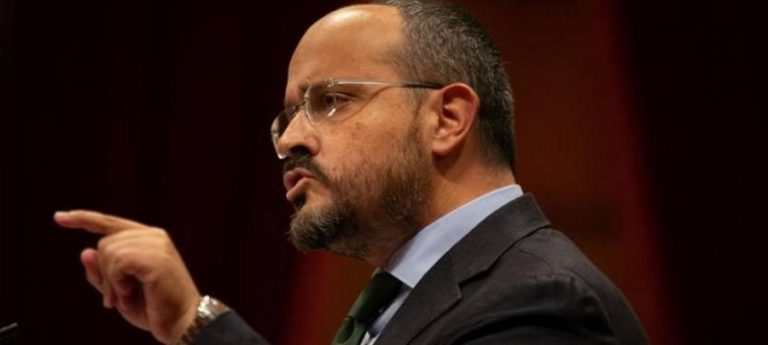 Parlamento de Cataluña: «¡Viva Cataluña, Viva España! y Viva el rey!» y la Monarquía Española