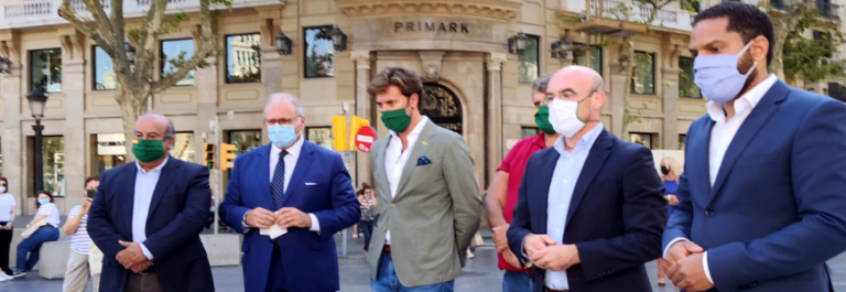 VOX reza el «Padrenuestro» para las víctimas de los atentados terroristas de Cataluña