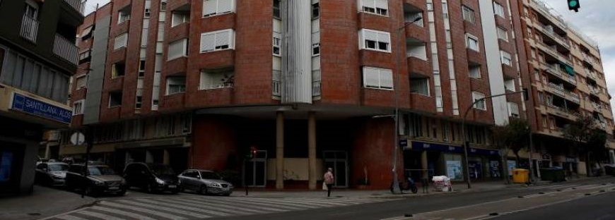 FOTOGRAFÍA. TARRASA (BARCELONA) ESPAÑA, 23.08.2020. Vista de la zona donde el varón atacó mortalmente a su hermana en la Avenida Josep Tarradellas de Tarrasa (Barcelona). Efe