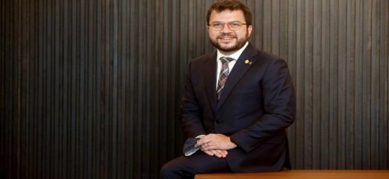 El separatismo estudia convocar elecciones en Cataluña antes del 17s, fecha inhabilitación de Torra
