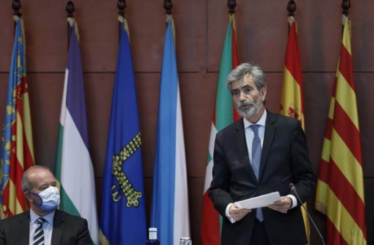 Micrófono abierto entrega de despachos a nuevos jueces sin el rey: «Se han pasado tres montañas»