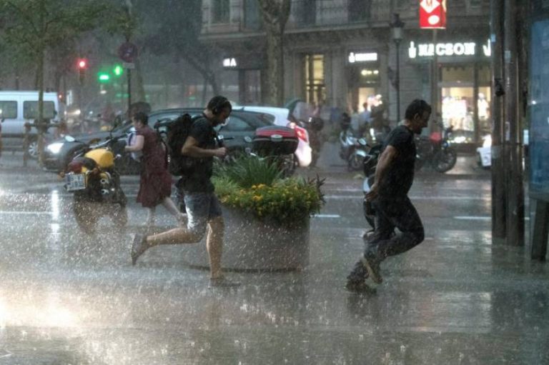 La borrasca «Odette» pone en alerta a España: Lluvias, viento y bajada de cota de nieve a los 700 metros