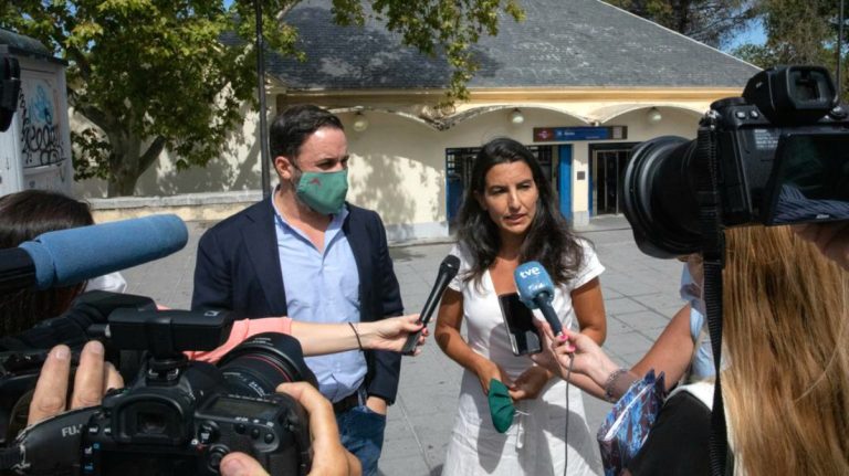 Abascal y Monasterio en Batán (Madrid), barrio azotado por «atracos» de inmigrantes ilegales y MENAS