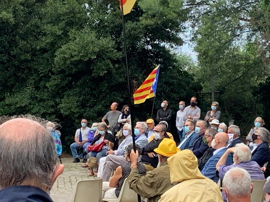FOTOGRAFÍA. ELNA (FRANCIA), 10.09.2020. El separatismo ha iniciado la noche de este jueves los actos de su celebración secesionista del 11S en Elna. Ñ pueblo (2)