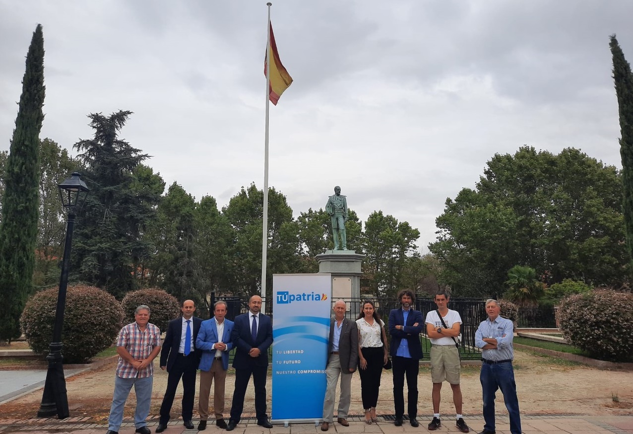 FOTOGRAFÍA. MADRID (ESPAÑA), 17.09.2020. La nueva formación política «TÚpatria», presentada el pasado 27 de julio, posa durante un encuentro de su implantación en Madrid. (Ñ Pueblo)