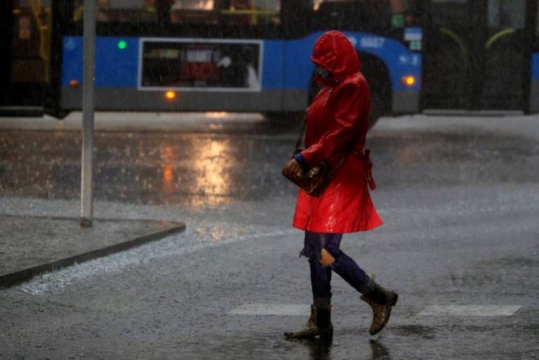 España. Precipitaciones fuertes o persistentes acompañadas de granizo y rachas fuertes de viento