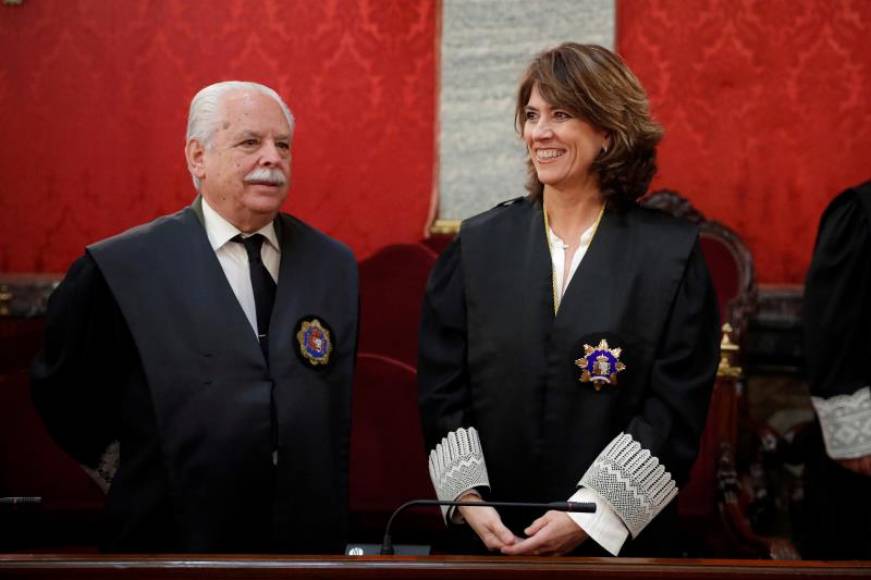 FOTOGRAFÍA. MADRID (ESPAÑA), AÑO 2020. Vista de la Fiscal General del Estado (Fiscalía), Dolores Delgado (i). Efe