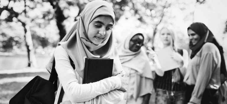 Cataluña crea un plan piloto para impartir la «materia de Religión Islámica» en la escuela públicas