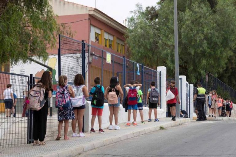 España. Aumenta la cuarentena de escolares en Comunidades autónomas por contagios de covid 19