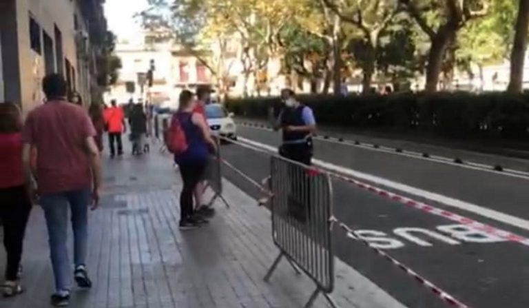 Mozos a los vecinos noqueados por las pintadas separatistas: «Quejaros a la Policía Nacional»
