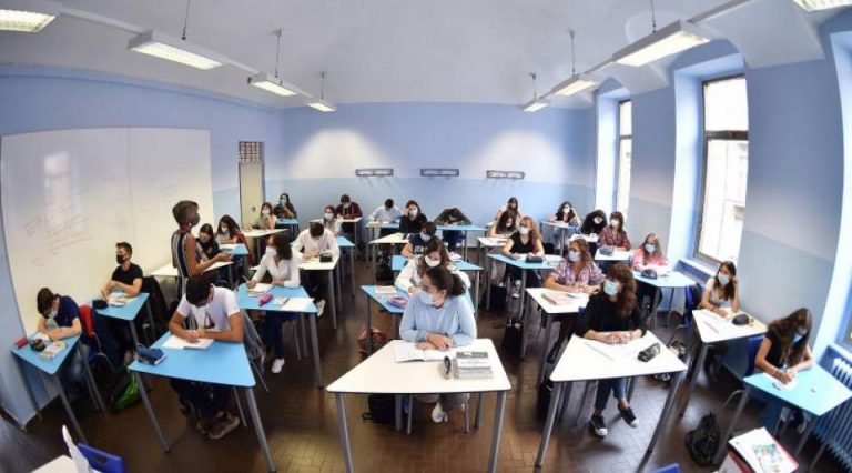Vuelta al Cole Italia. 13.000 profesores contagiados de covid 19 (el 2,6 % del personal docente)