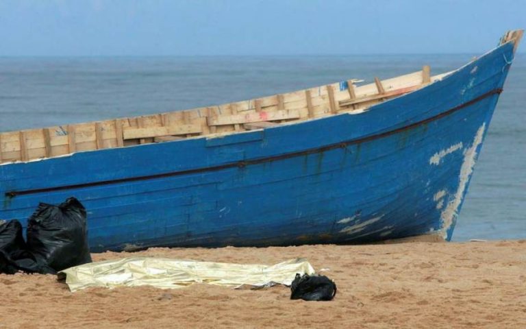 Llegan a España 92 inmigrantes ilegales magrebíes en 4 pateras