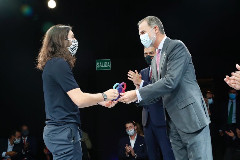 Su Majestad el Rey preside con gran éxito la entrega de premios «Barcelona New Economy Week-Bnew»