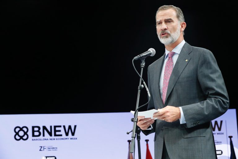 El Rey advierte desde Cataluña de «un grado elevado de incertidumbre»