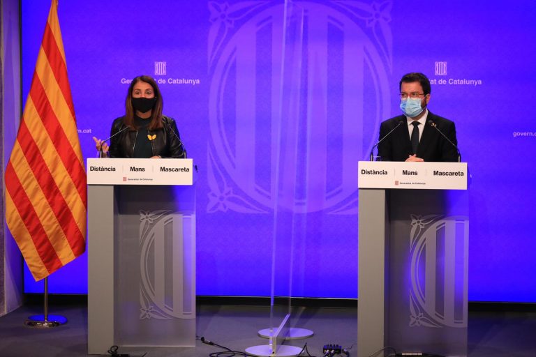 Aragonés (ERC) prohíbe «deporte» y cierra bares, terrazas y restaurantes y recorta la libertad en toda Cataluña