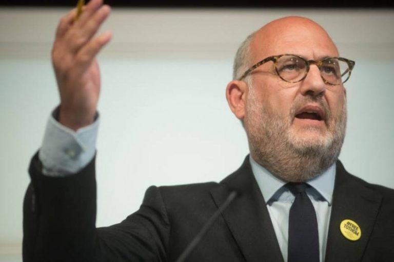 El portavoz del partido de Puigdemont (JxCAT) denunciado por «acoso sexual»