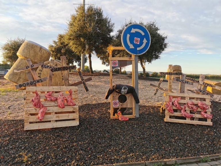 El independentismo condena a la guillotina al rey, VOX, PP, Cs, Ejército, Policía, Guardia Civil y España