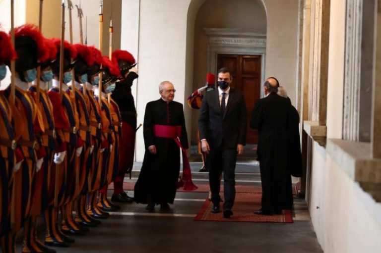 35 minutos de conversación a solas de Sánchez con el papa Francisco en el Vaticano