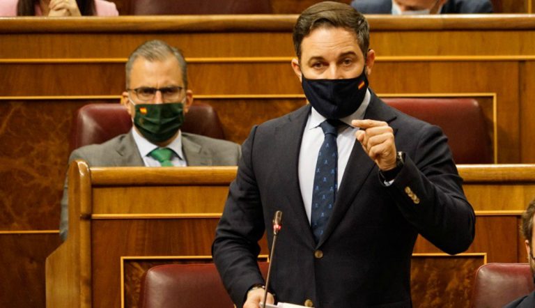 Abascal a Sánchez: «Suba a esa tribuna, pida perdón a los españoles y márchese de una vez por todas»