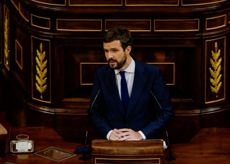 Pablo Casado defiende el «Sí» del PP al Gobierno de Pablo Iglesias y Sánchez y el su «No» a VOX