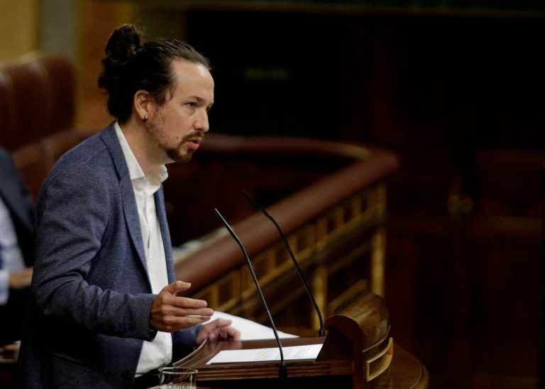Pablo Iglesias agradece al PP y Pablo Casado su «sí» a su Gobierno y su «no» a VOX y a Abascal